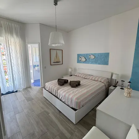 Casa La Marina By Portofinovacanze Lejlighed Rapallo